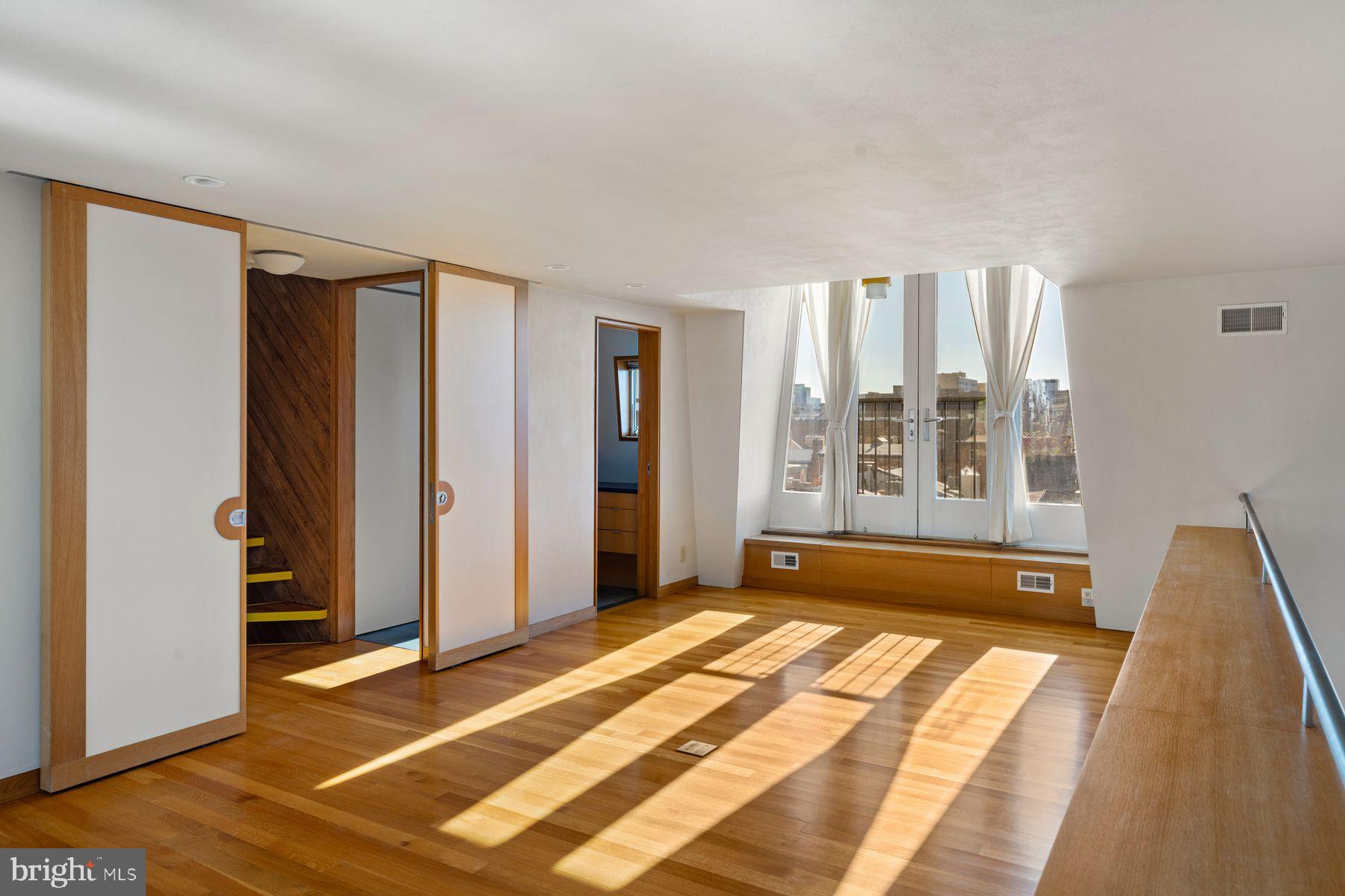 307 S CHADWICK STREET