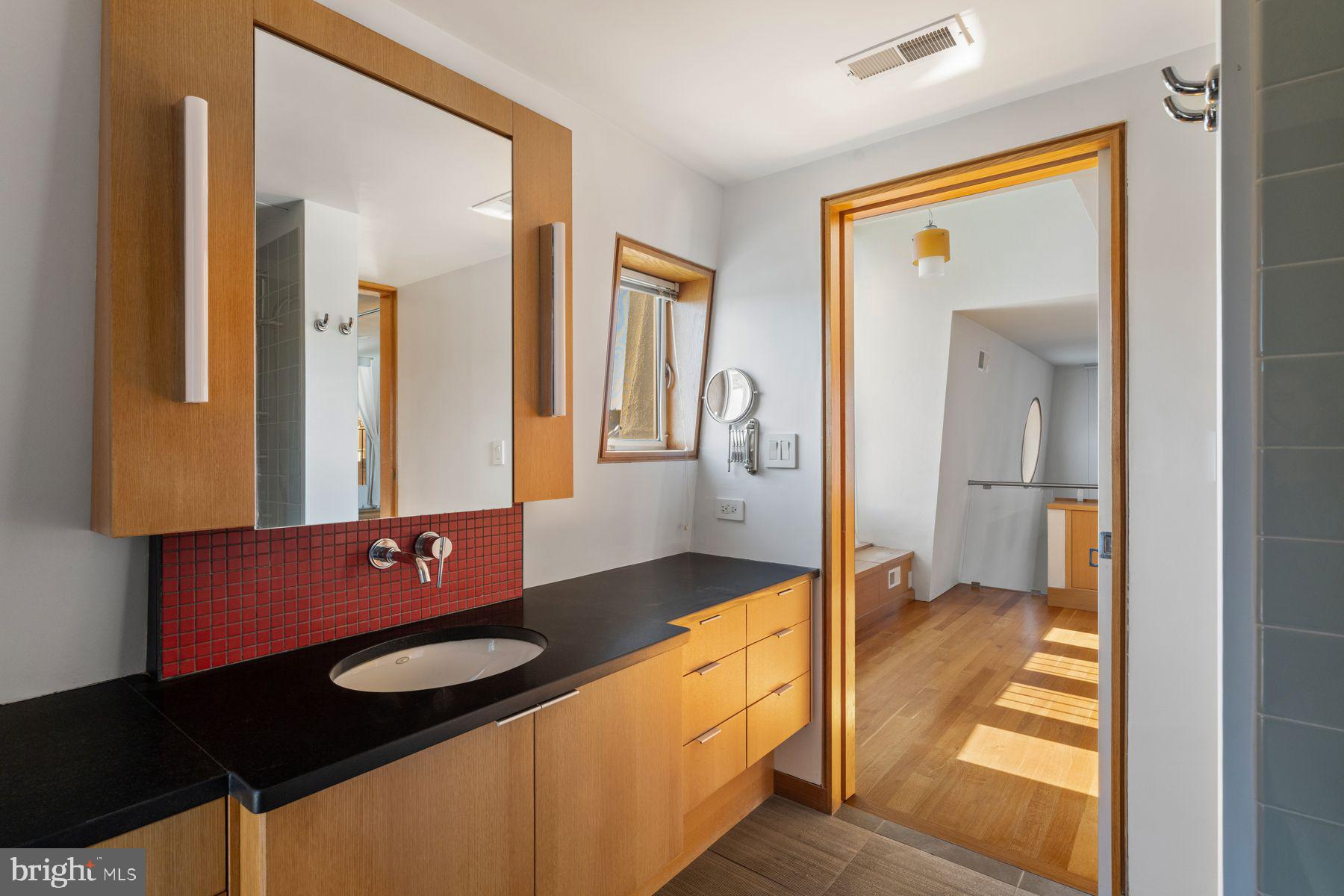 307 S CHADWICK STREET