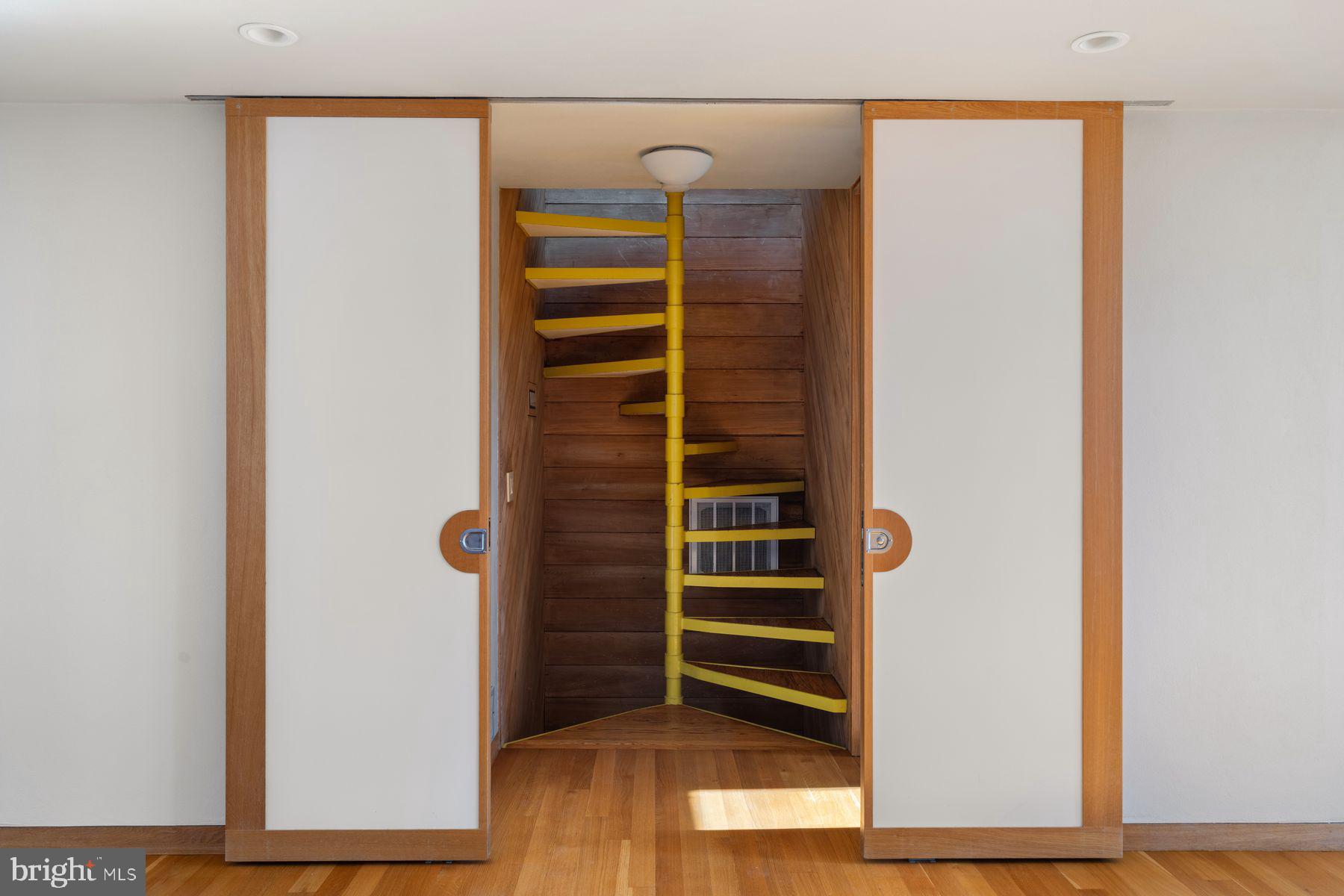 307 S CHADWICK STREET