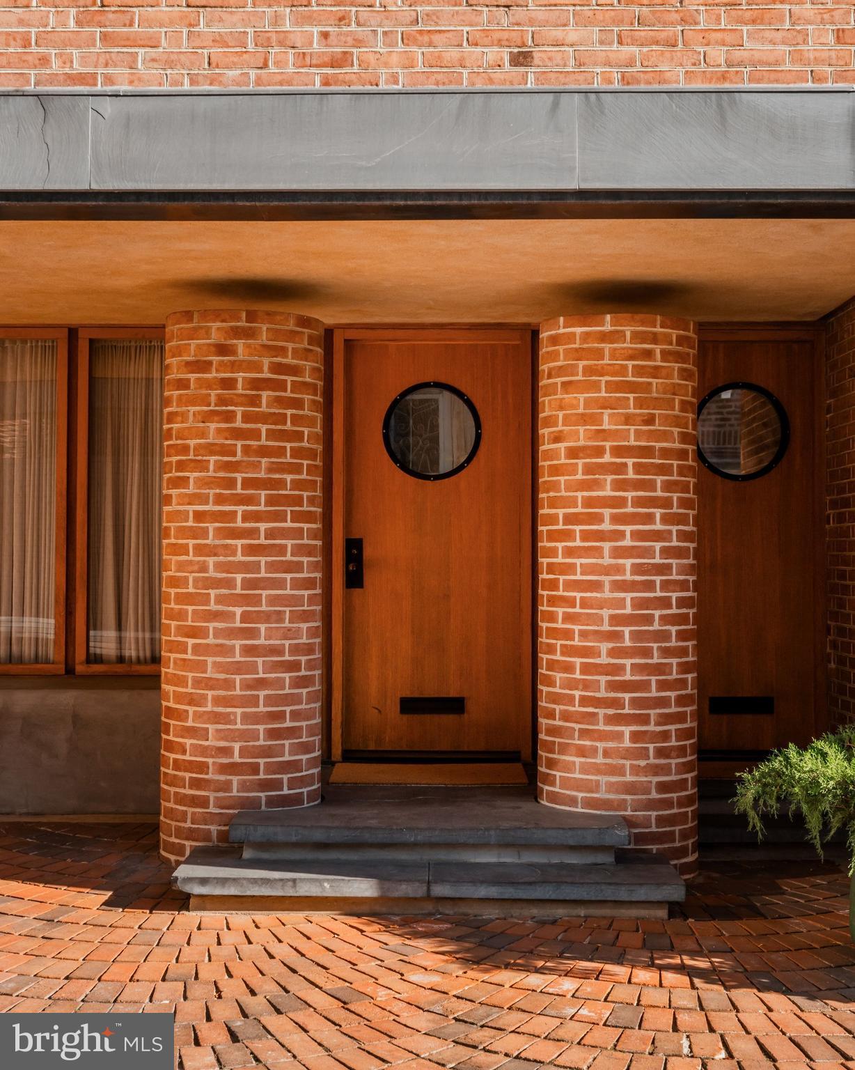 307 S CHADWICK STREET