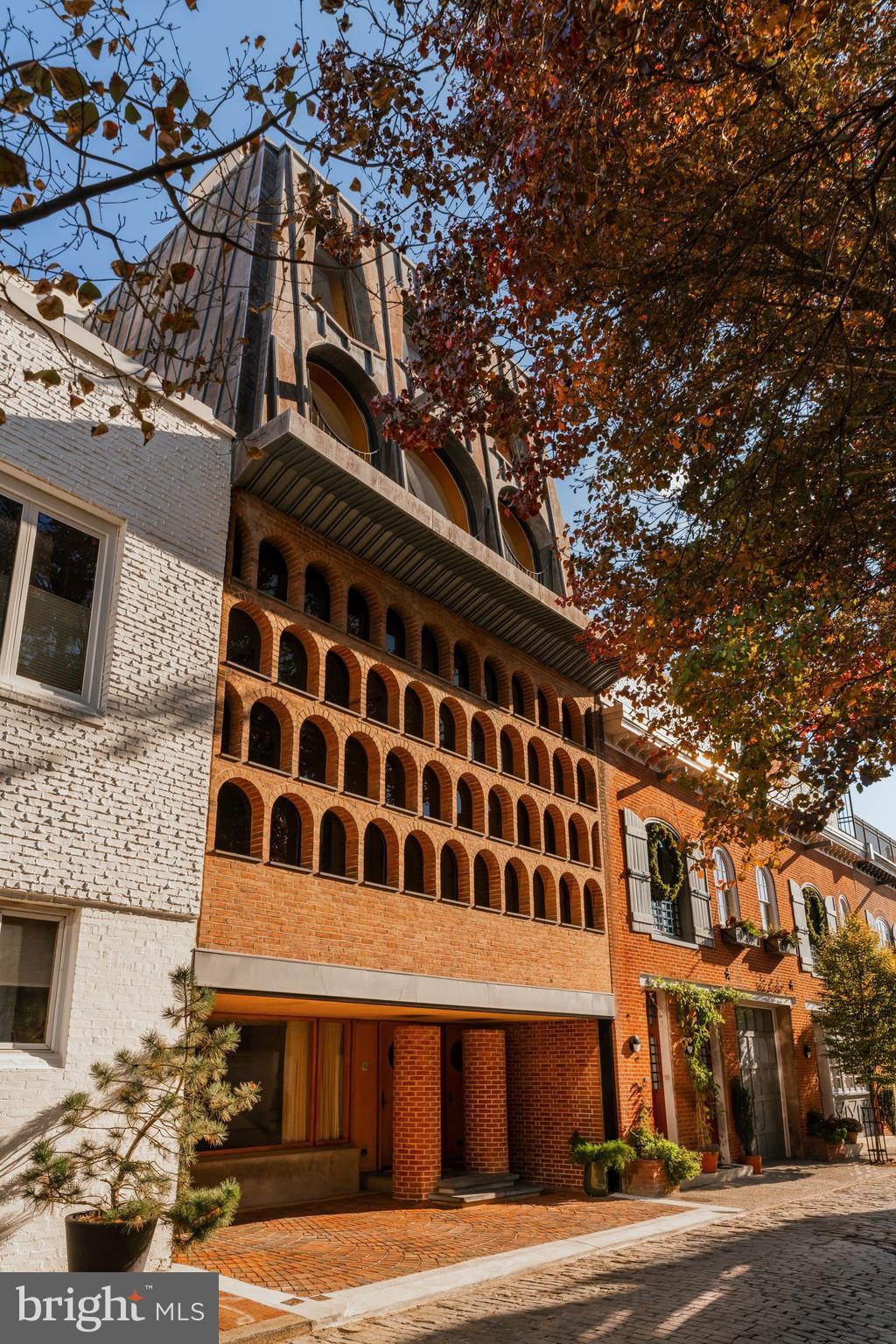 307 S CHADWICK STREET