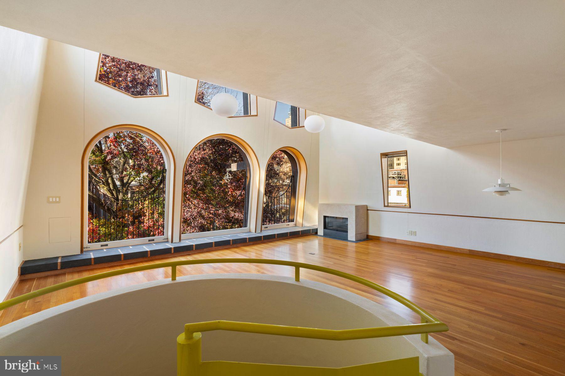 307 S CHADWICK STREET