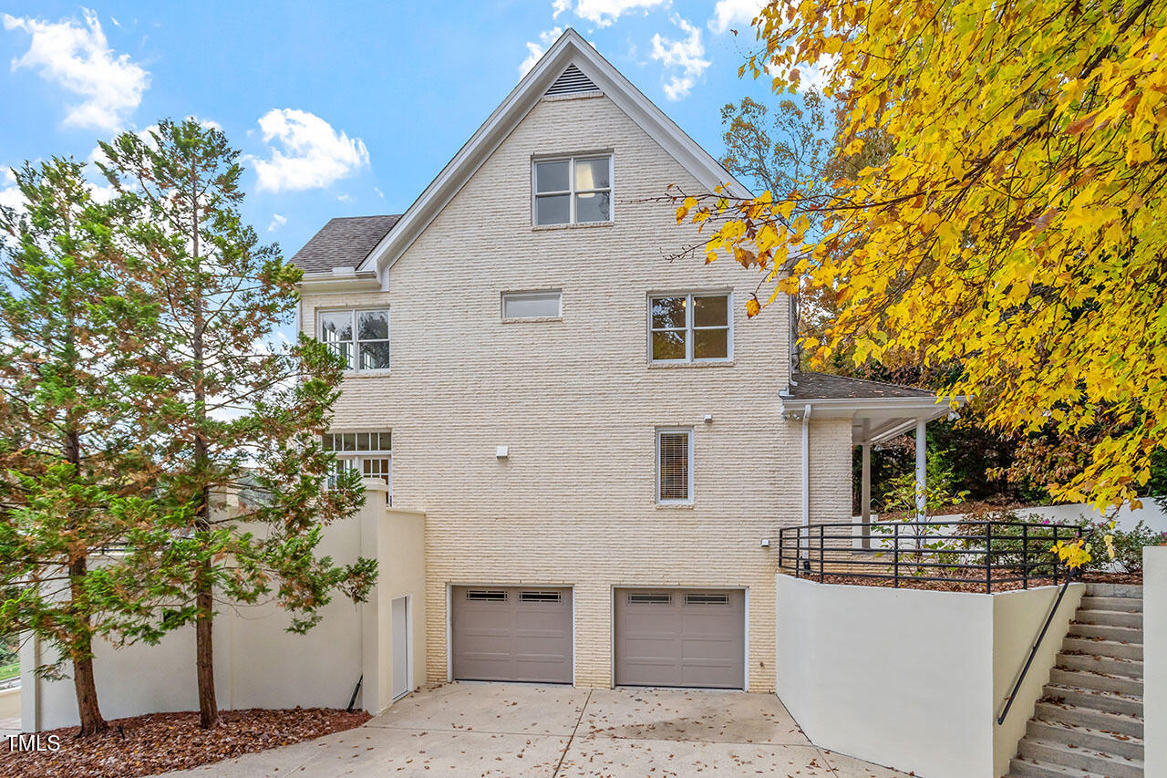 4005 George V. Strong
