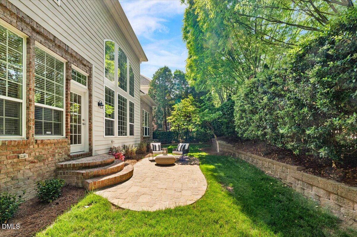 2325 Clayette Court