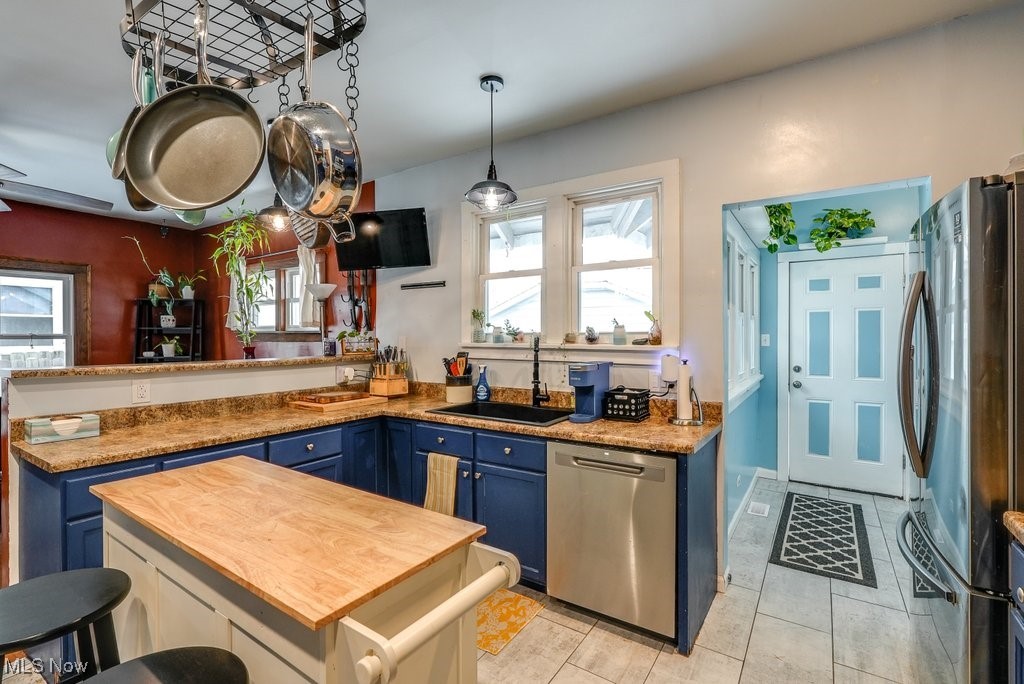 473 S Sunset View Drive