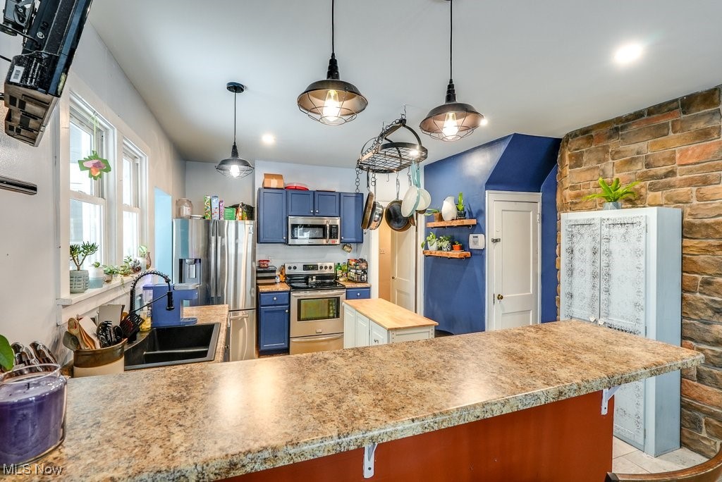 473 S Sunset View Drive