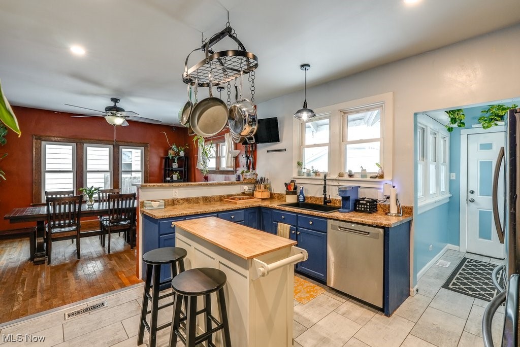473 S Sunset View Drive