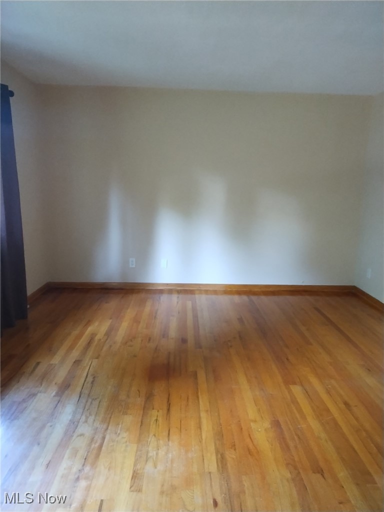 1668-1670 E Archwood Avenue