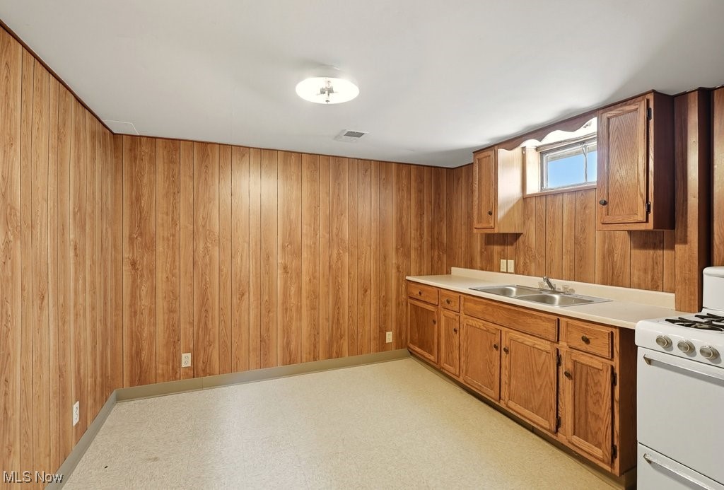 3416 Snow Road