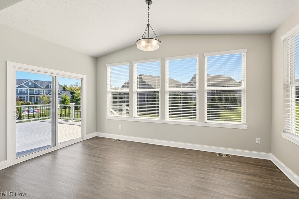 5275 Duxbury Drive