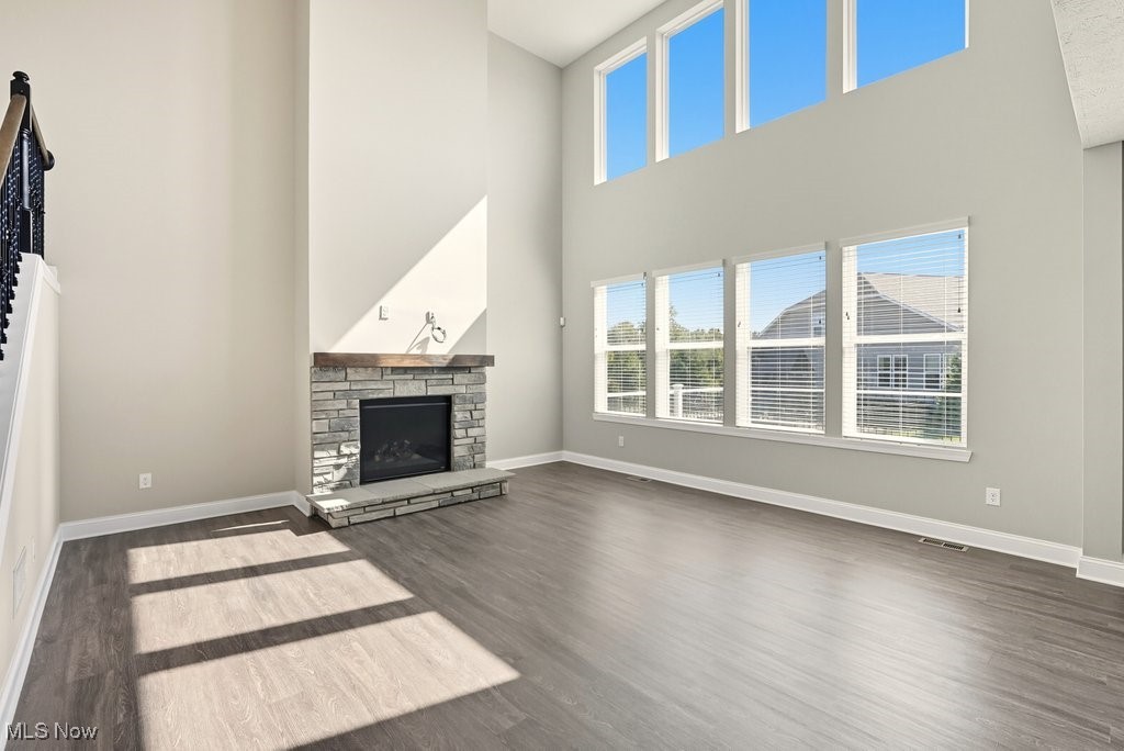 5275 Duxbury Drive