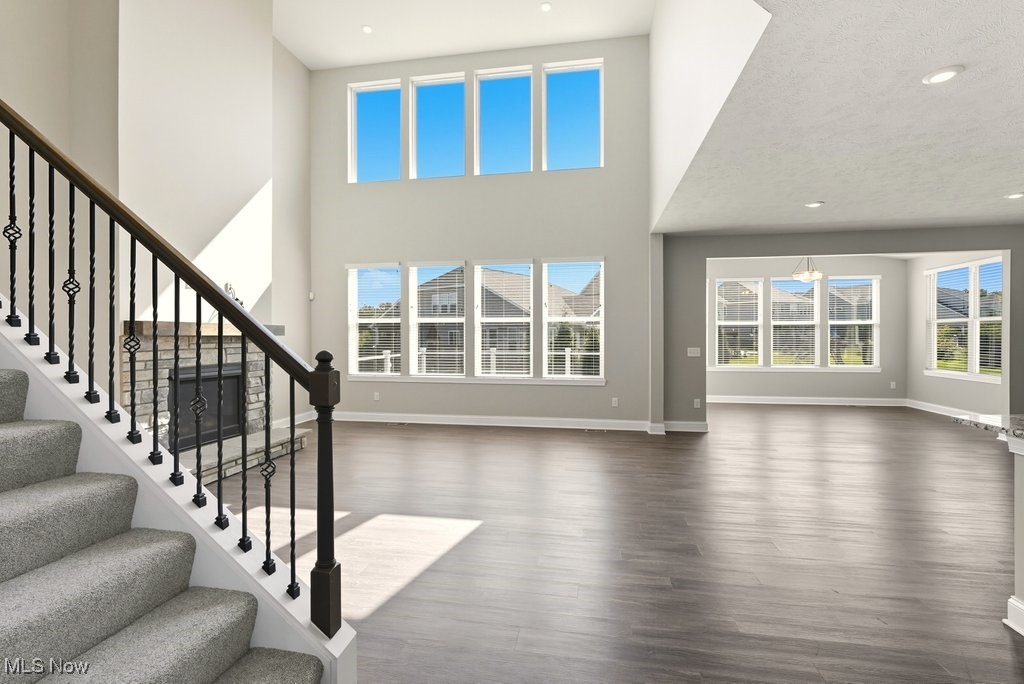 5275 Duxbury Drive
