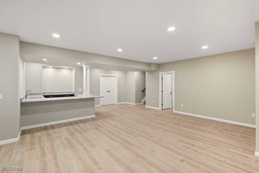 5275 Duxbury Drive