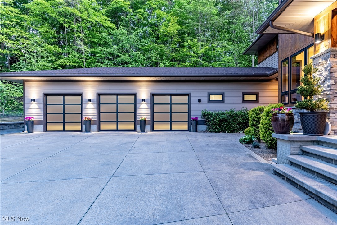 3521 Hamilton Drive