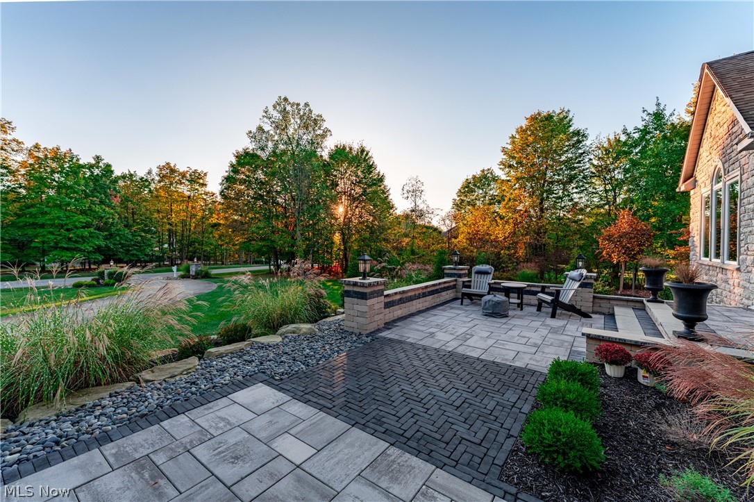 4471 Forest Brooke Court N