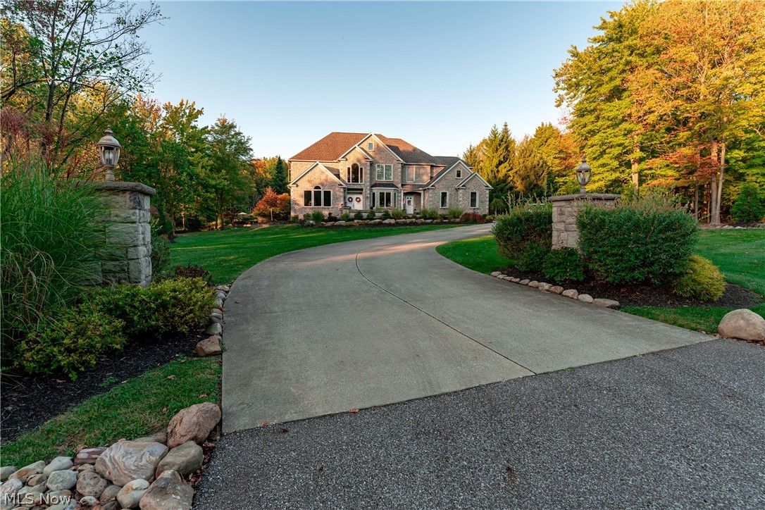 4471 Forest Brooke Court N