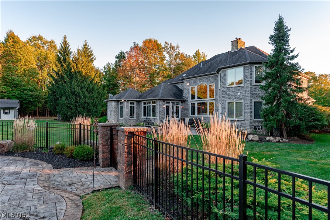 4471 Forest Brooke Court N