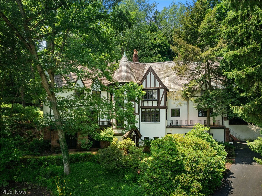 2421 Brentwood Road NW