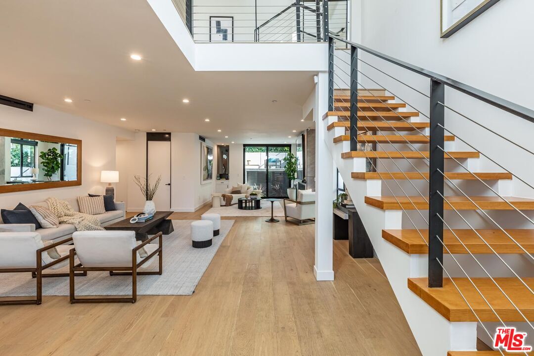 552 Stassi Ln