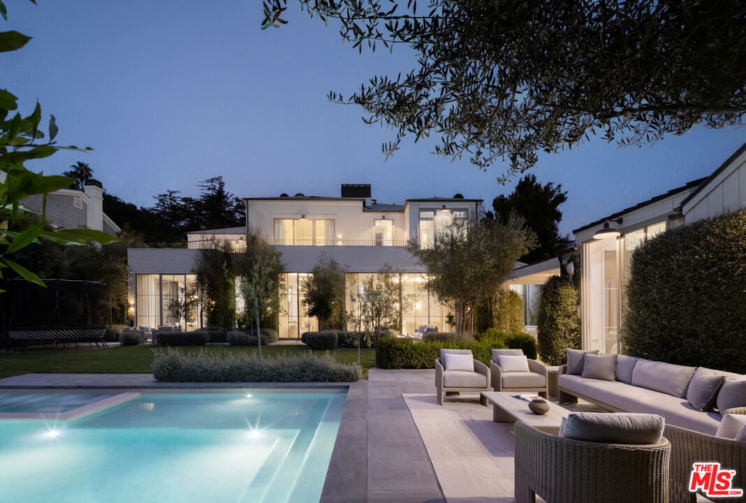 127 S Burlingame Ave