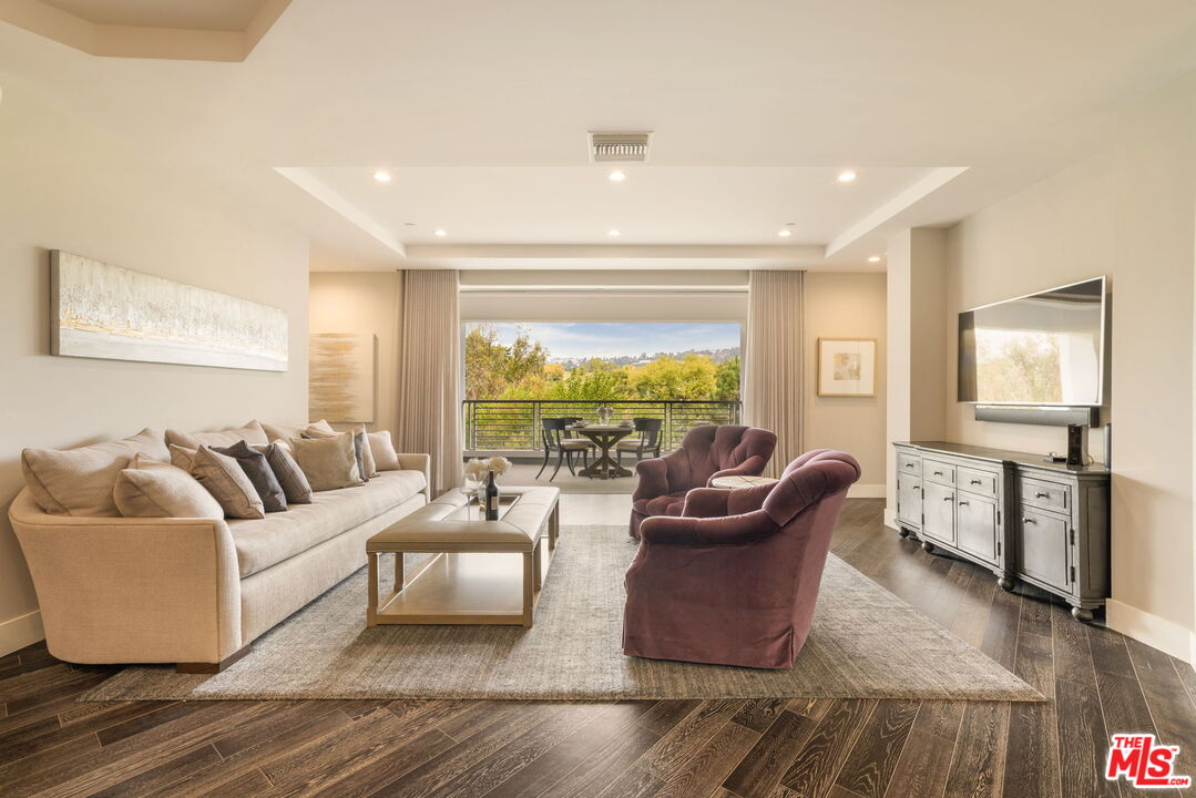 460 N Palm Dr Unit: 403