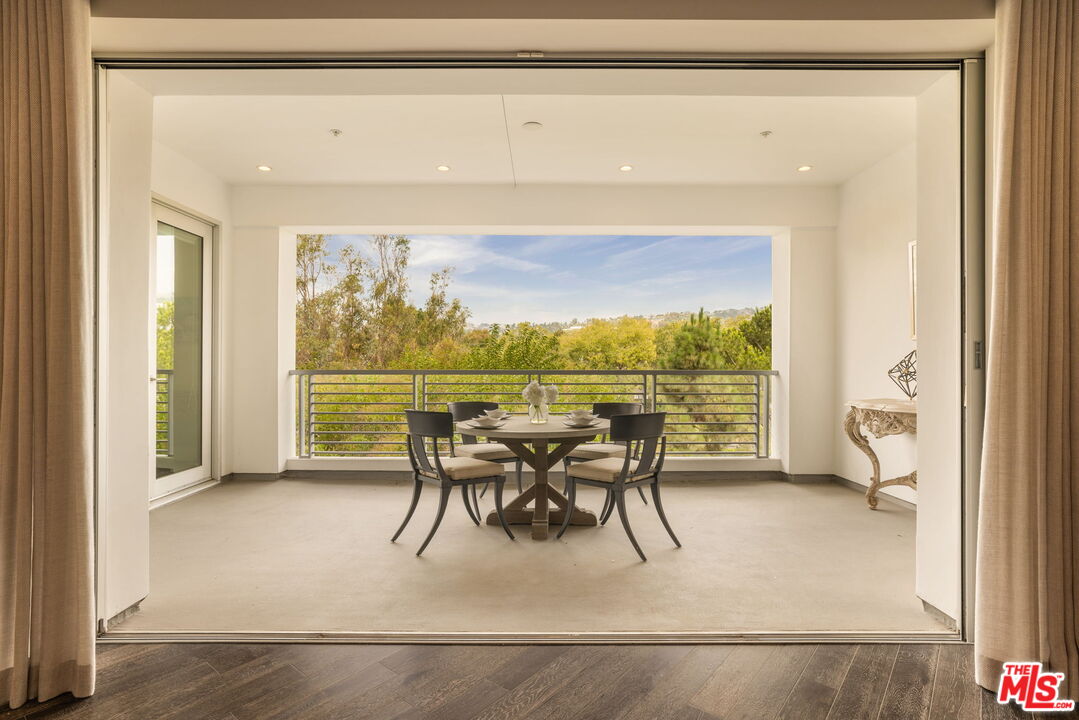 460 N Palm Dr Unit: 403