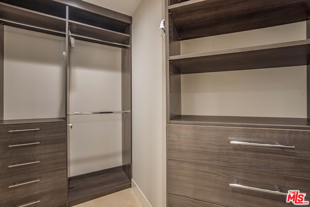 460 N Palm Dr Unit: 403