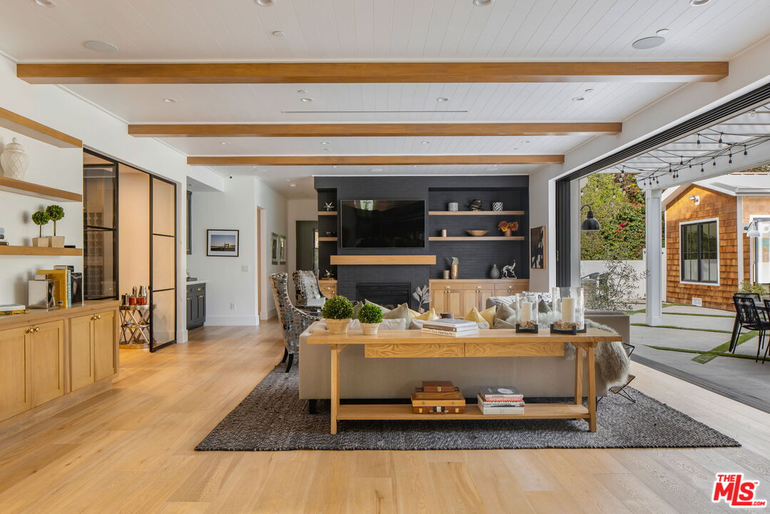 16101 Royal Mount Dr