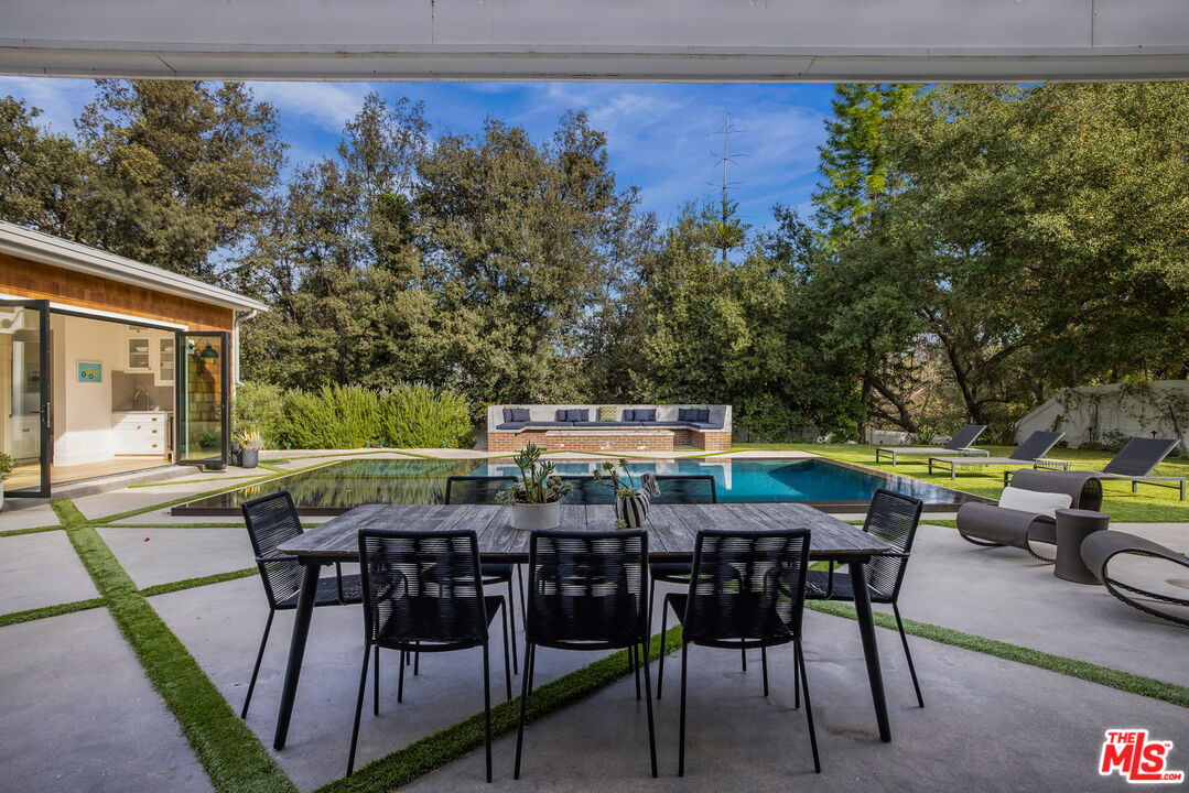 16101 Royal Mount Dr