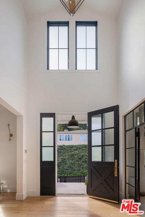 16101 Royal Mount Dr