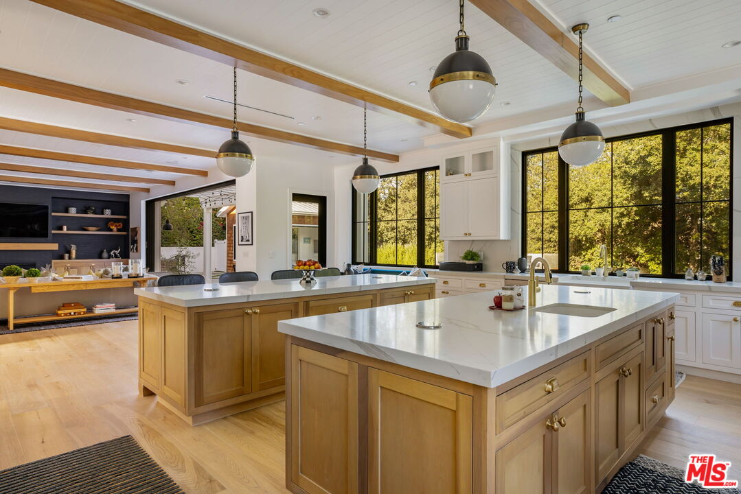 16101 Royal Mount Dr