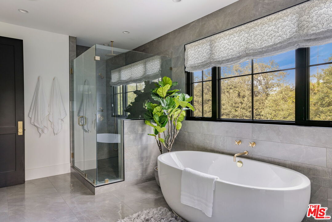 16101 Royal Mount Dr