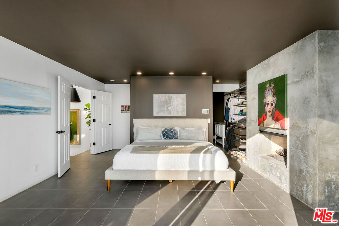 1337 Gaviota Dr