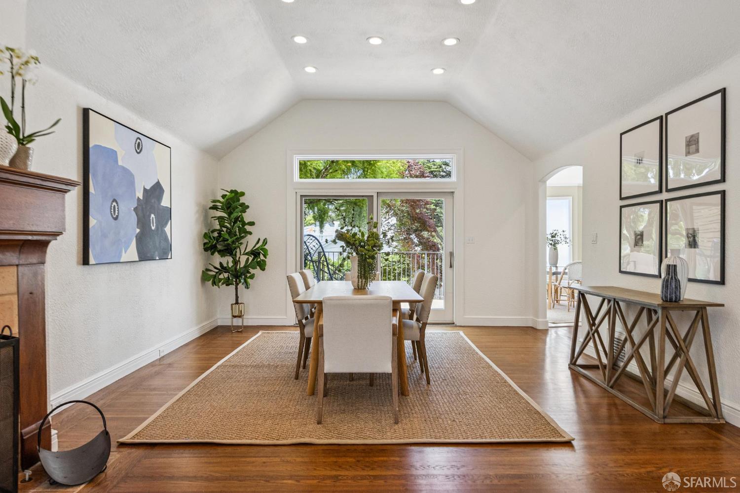 77 Ventura Avenue
