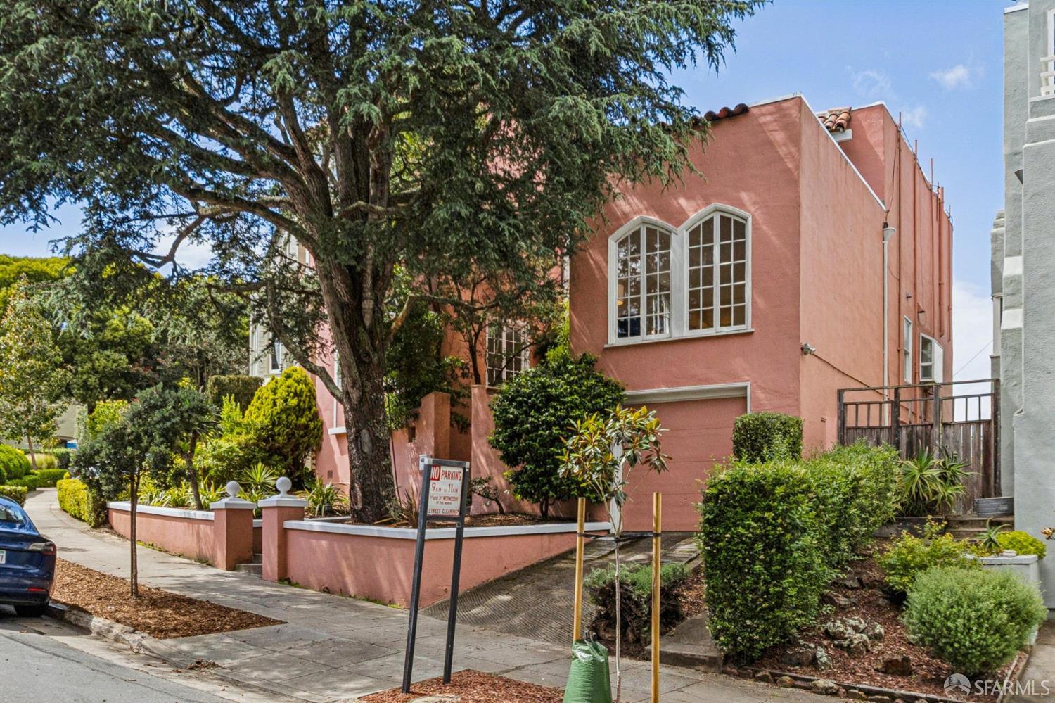 77 Ventura Avenue