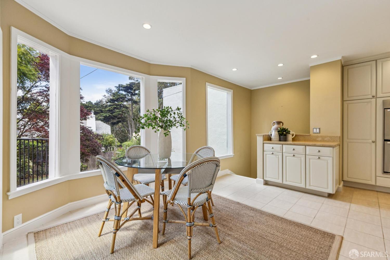 77 Ventura Avenue