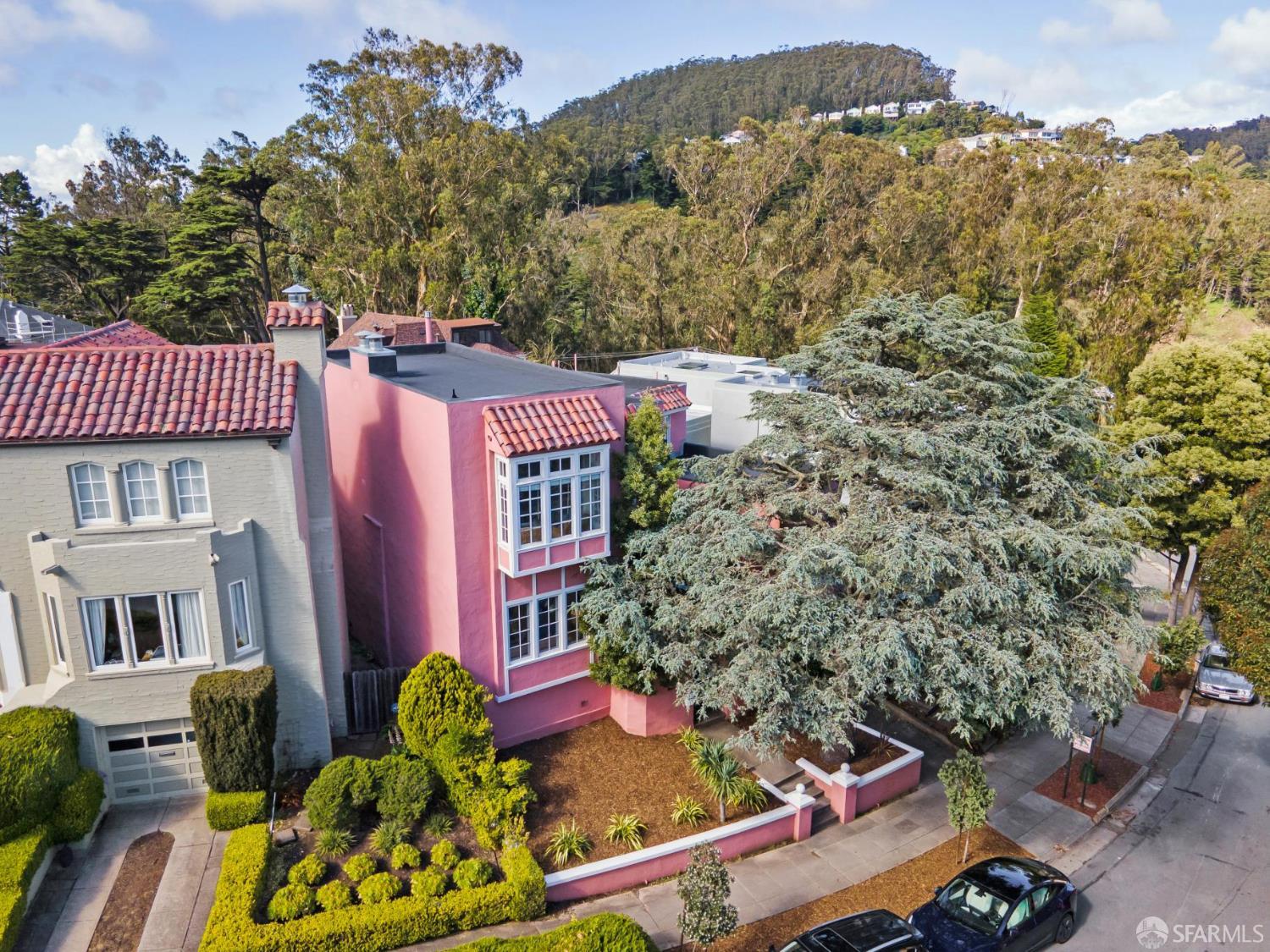 77 Ventura Avenue