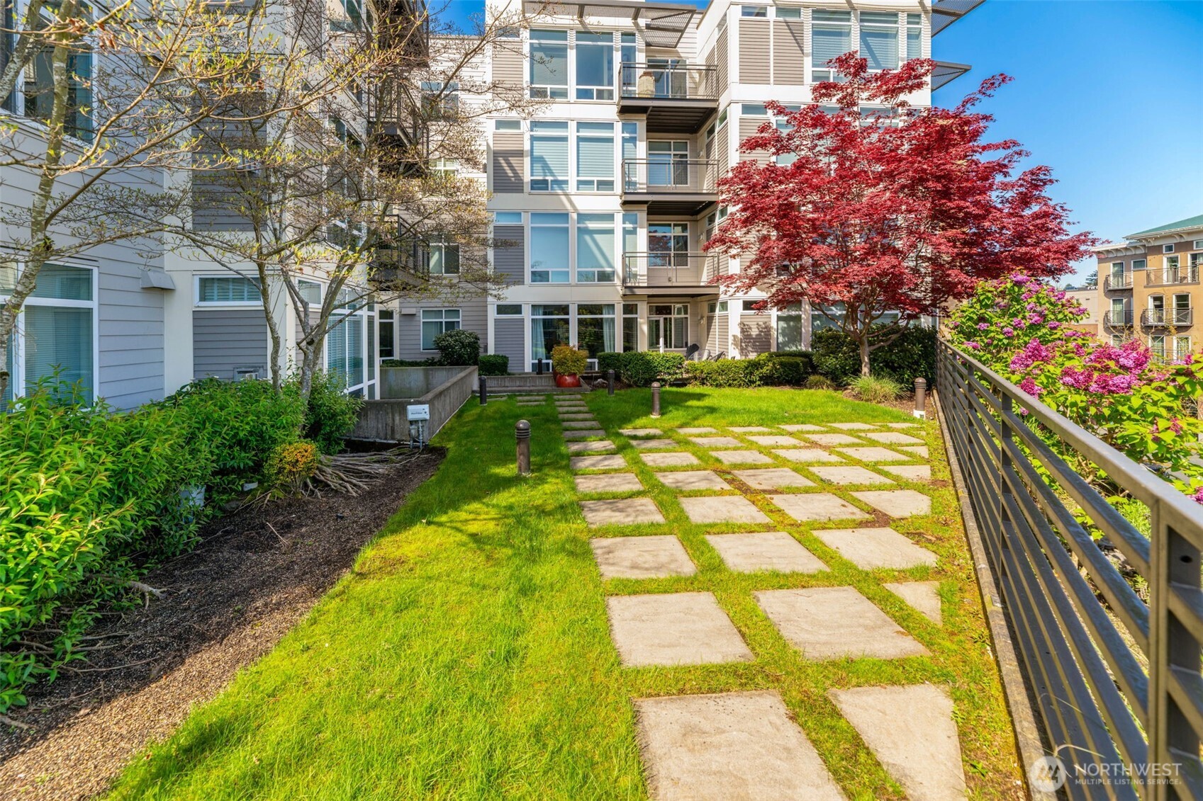 211 Kirkland Avenue Unit: 520
