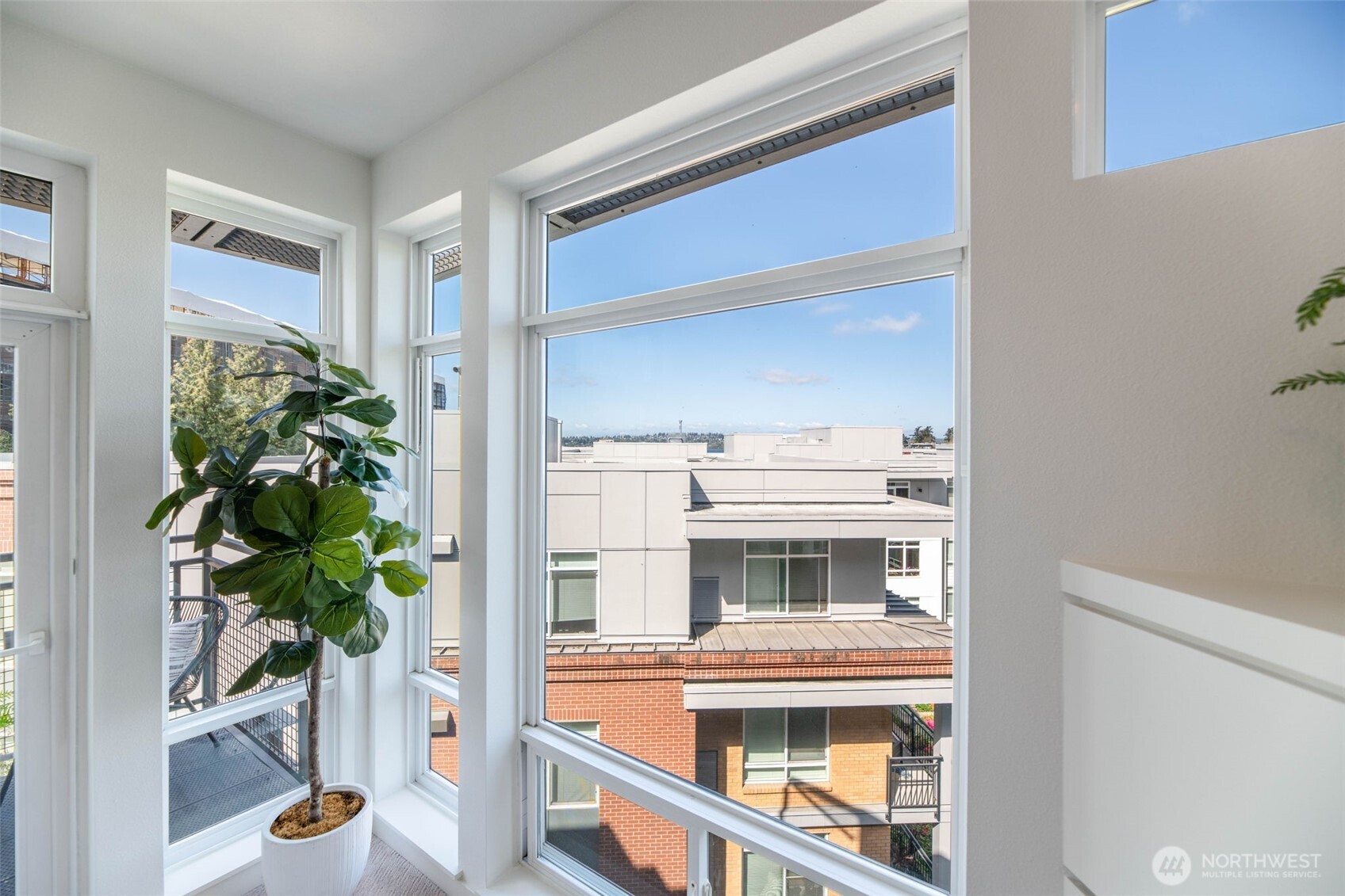 211 Kirkland Avenue Unit: 520