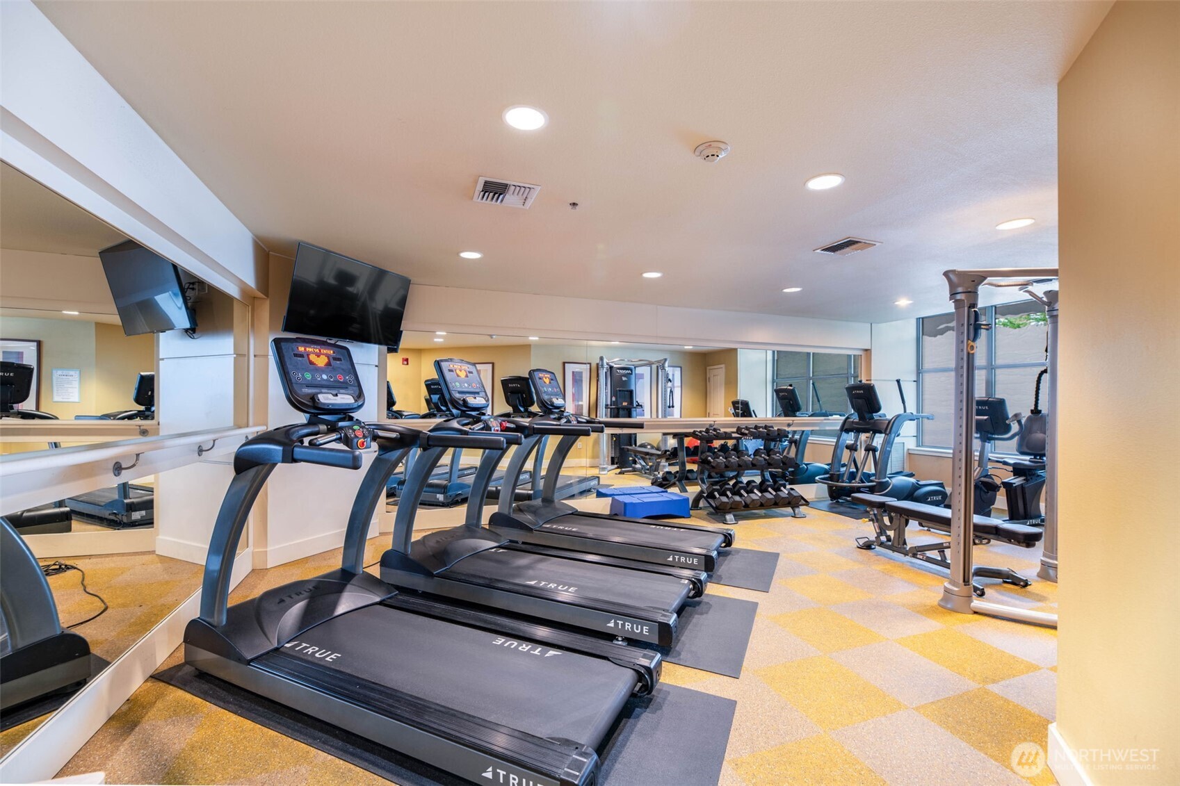 211 Kirkland Avenue Unit: 520