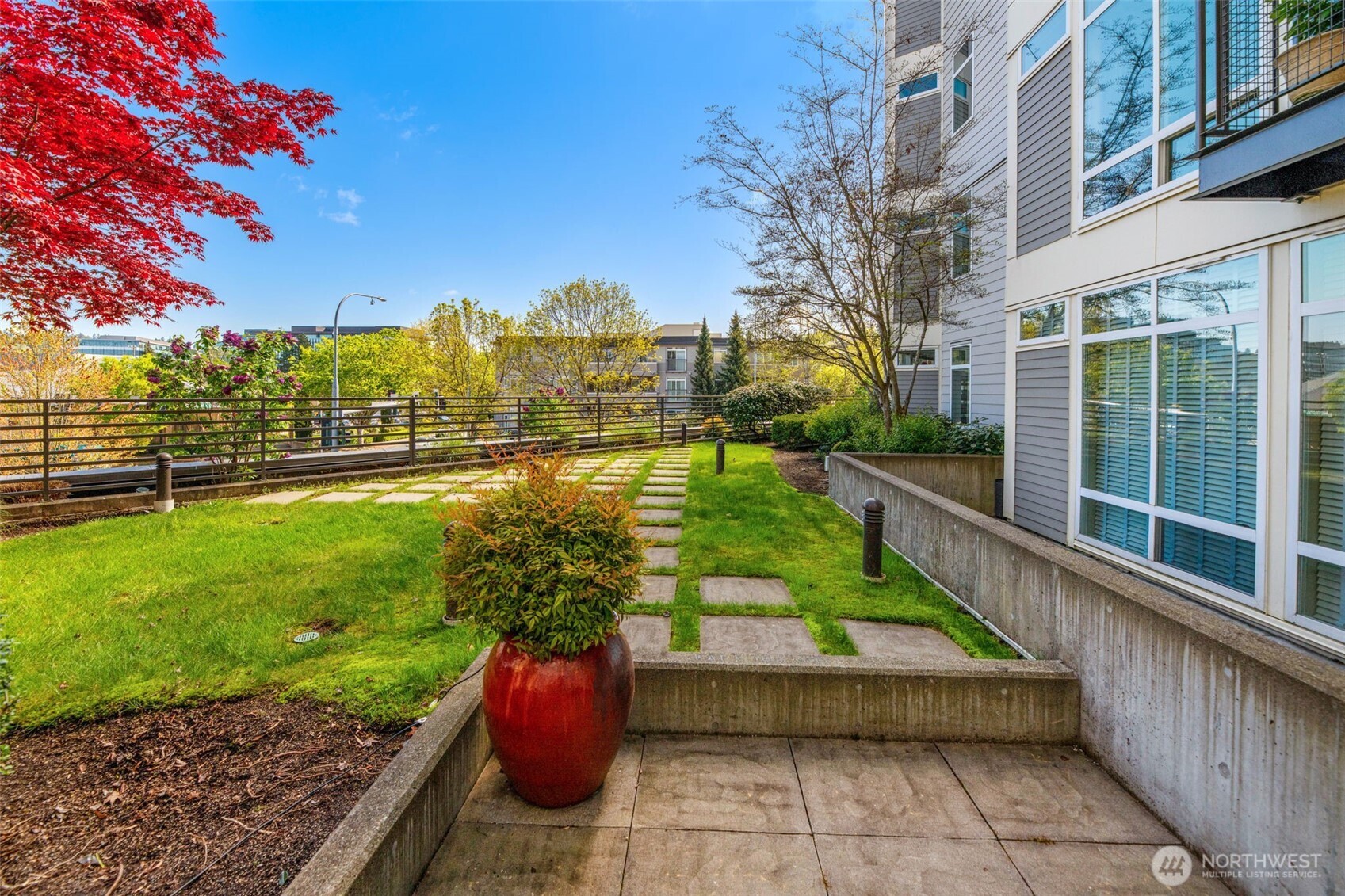 211 Kirkland Avenue Unit: 520