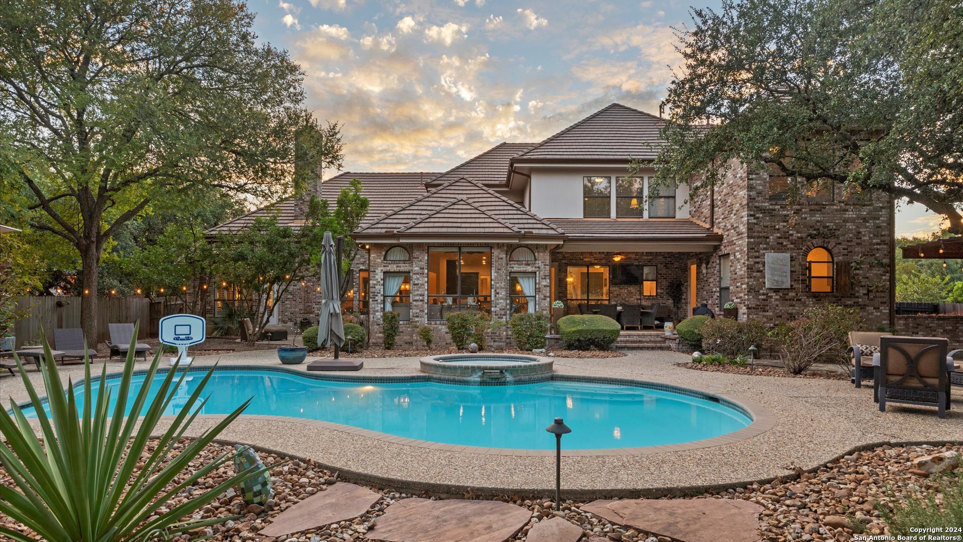 218 POST OAK WAY