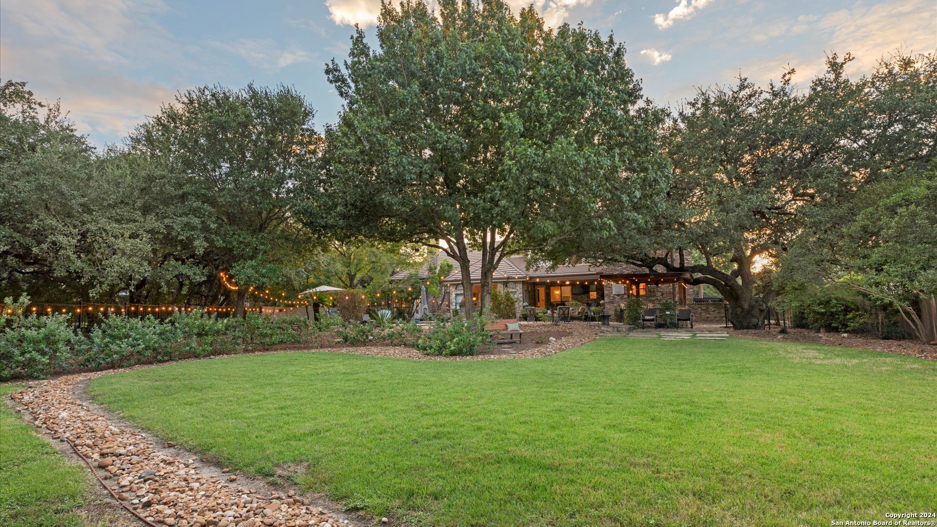 218 POST OAK WAY