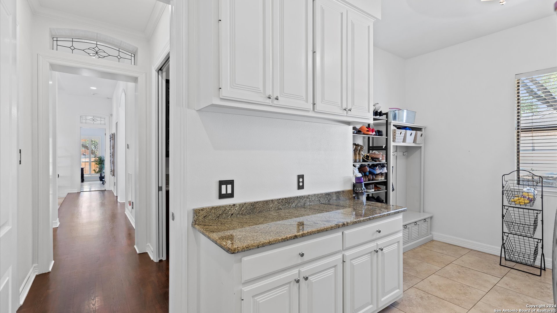 218 POST OAK WAY