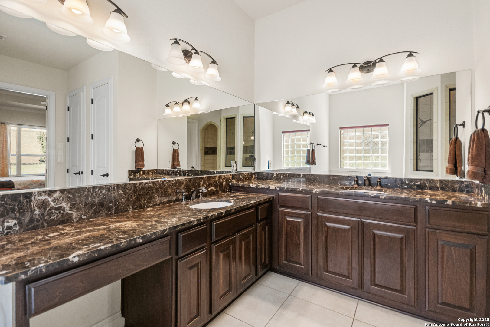 2403 Dunmore Hill