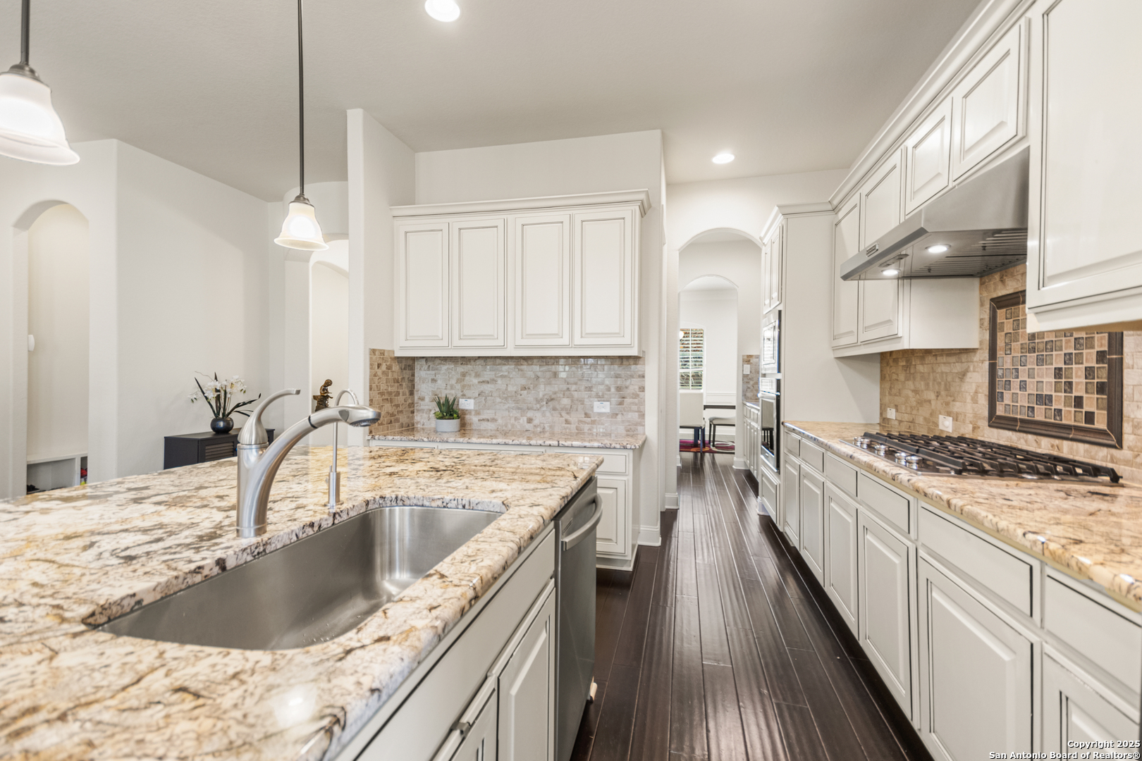 2403 Dunmore Hill