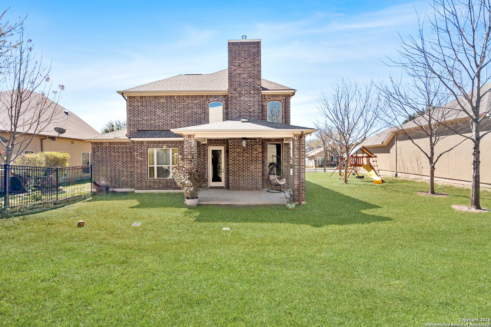 2403 Dunmore Hill