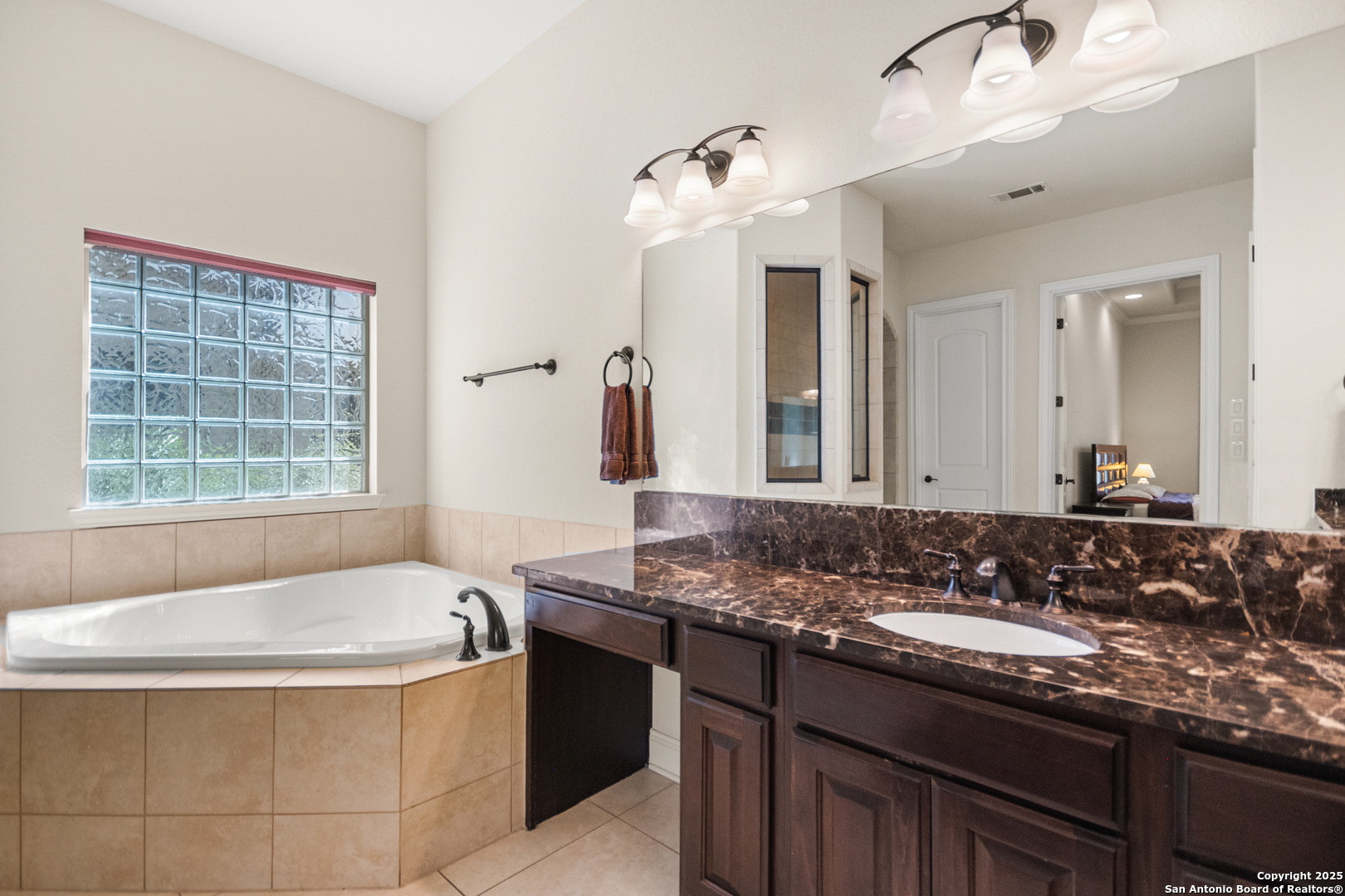 2403 Dunmore Hill