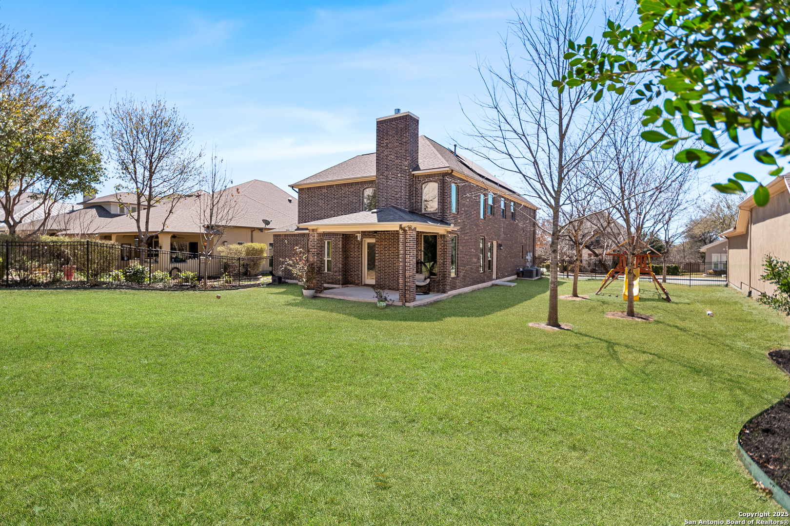 2403 Dunmore Hill