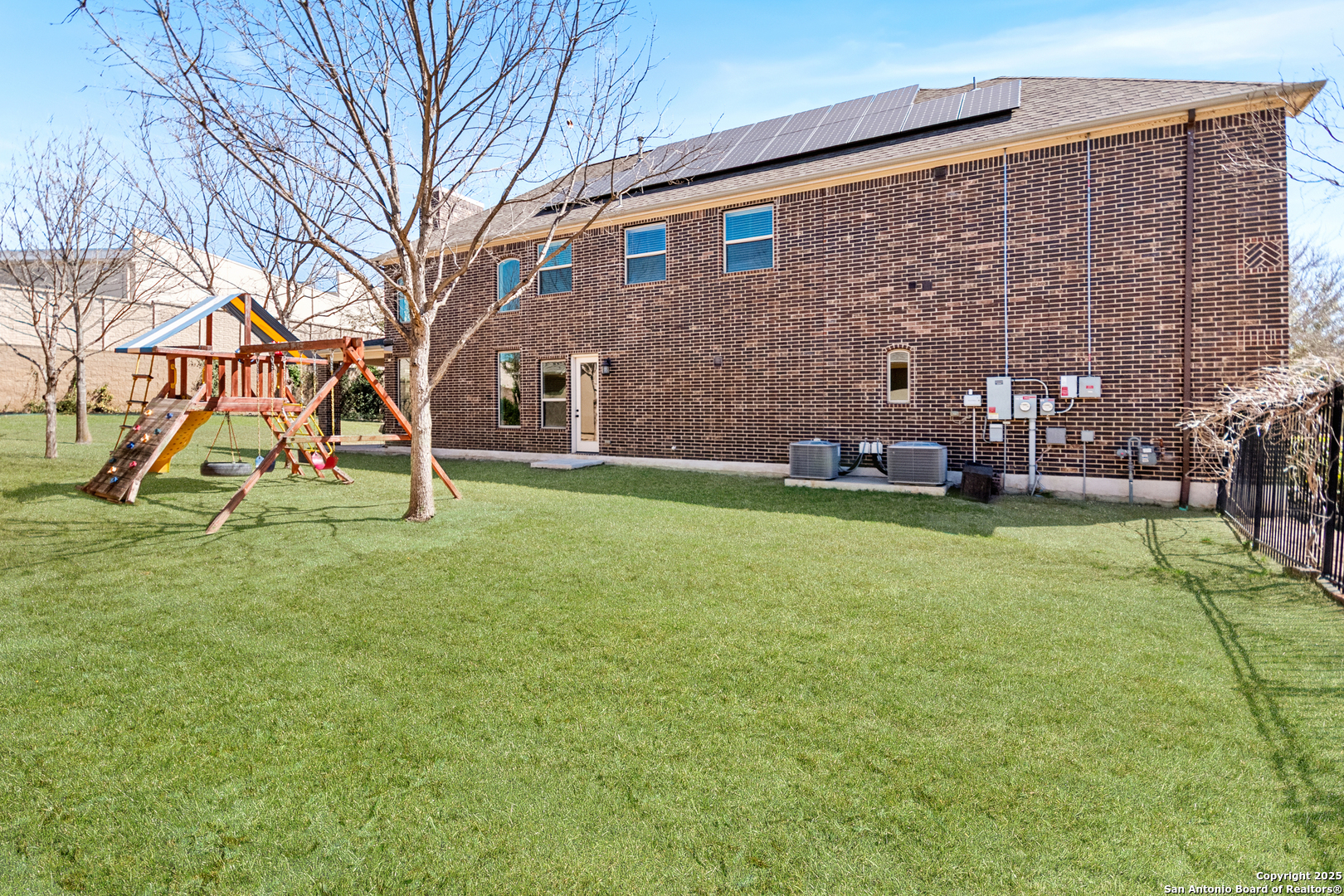2403 Dunmore Hill